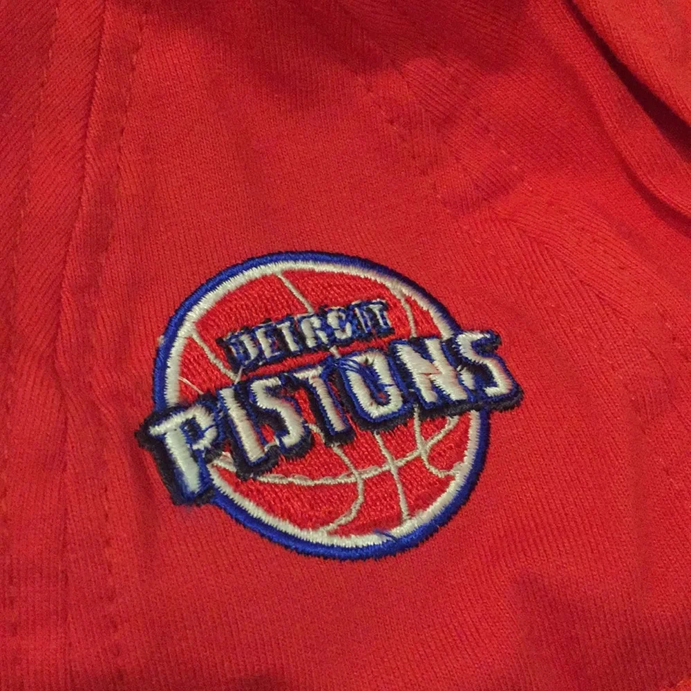 Reebok Detroit Pistons Hat & Bootie Set
